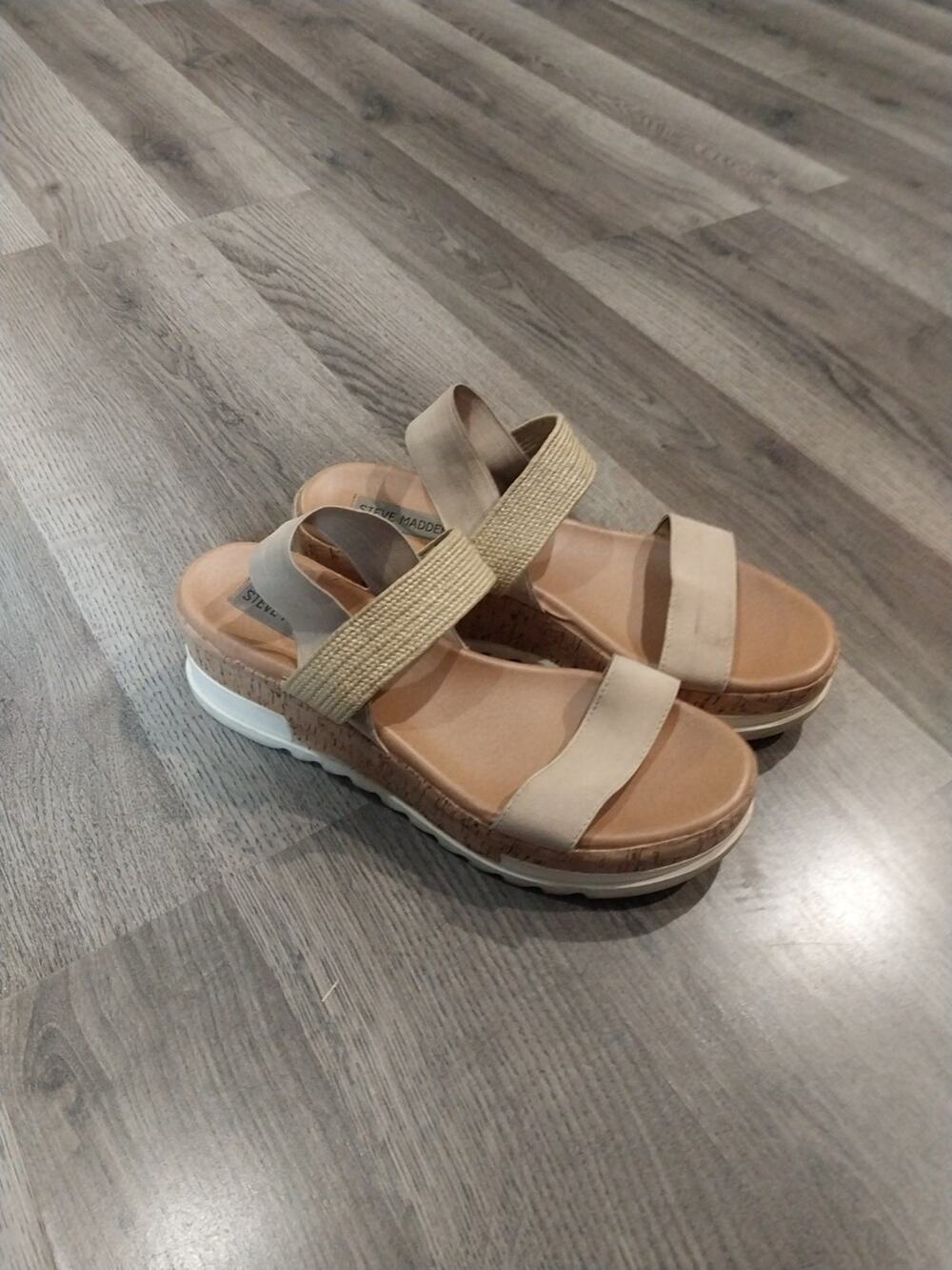 Steve Madden 'Bandi' SZ 7 Strappy Stretch Sandal Tan Cork Wedge Platform